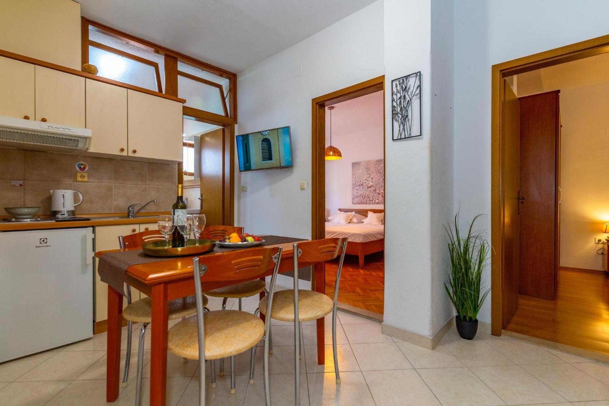 City Center Ana Apartments Makarska Esterno foto